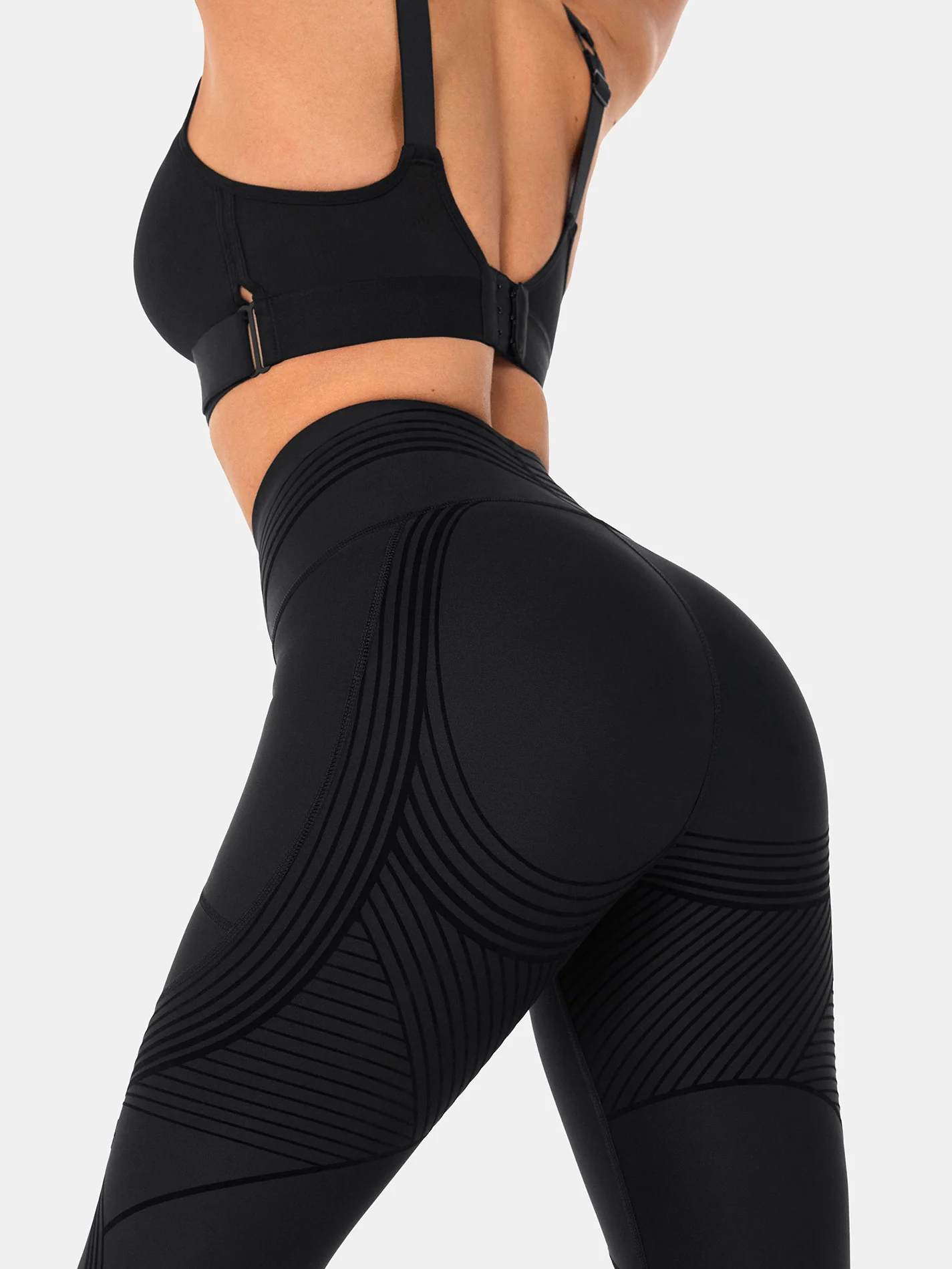 Body Sculpt Side Pocket Capri Leggings 2.0 (Reversible Wear) - Image 31