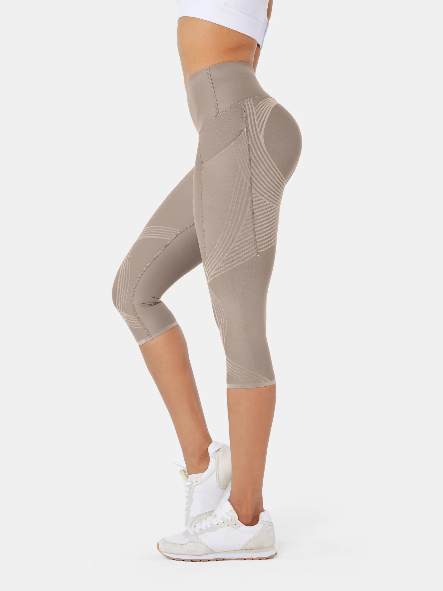Body Sculpt Side Pocket Capri Leggings - Image 30